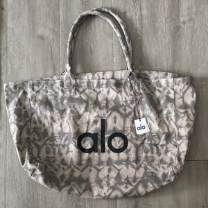 alo tote bag